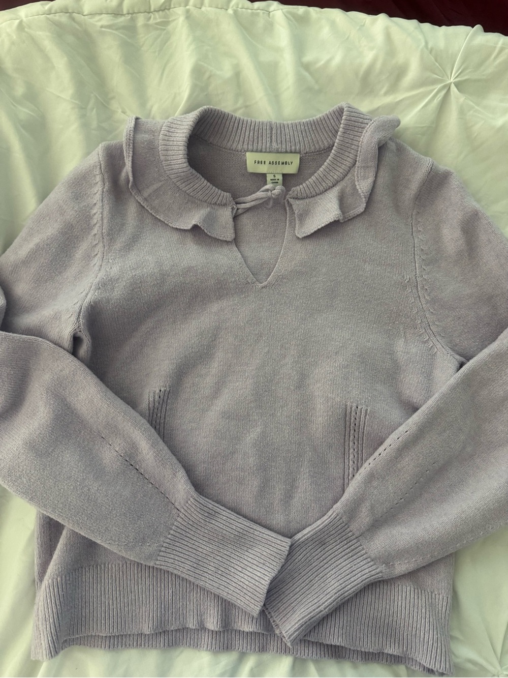 Women’s Lavender Sweater Size Small Purple Ruffled Collar Free Assembly